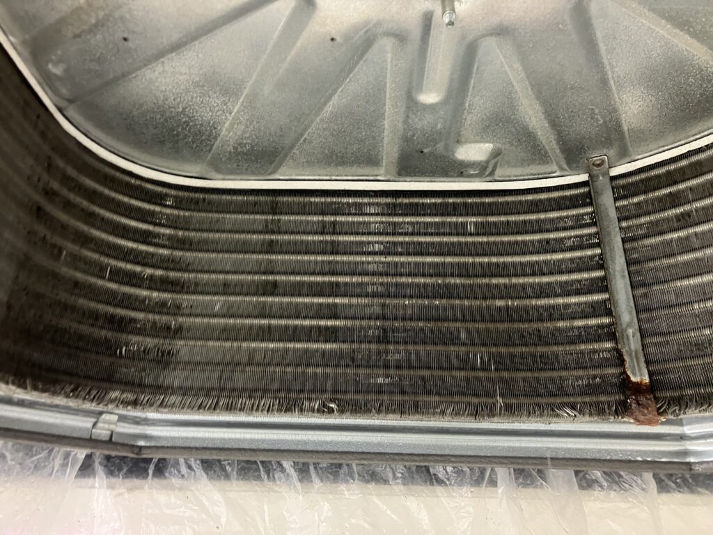alt="天カセ4方向熱交換器(アップ)洗浄前"